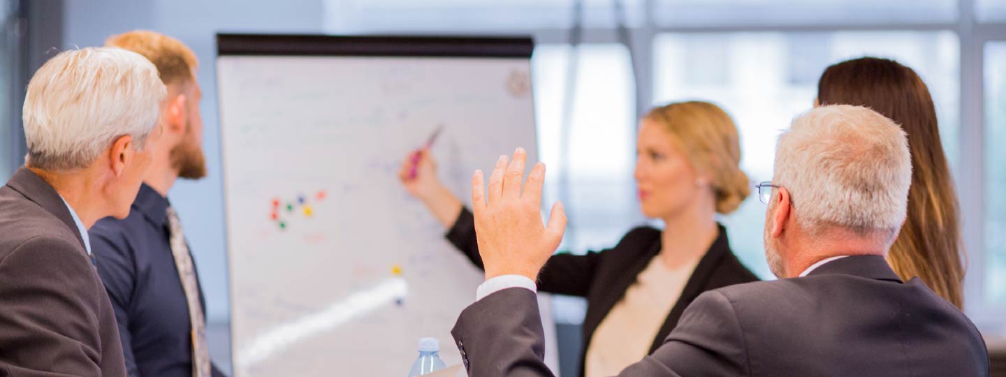 تدريب فرق العمل على الأداء المرتفع والتميز